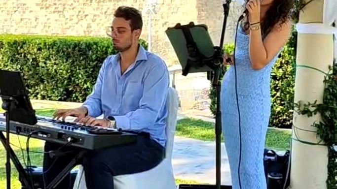 Lisa Gauci Live